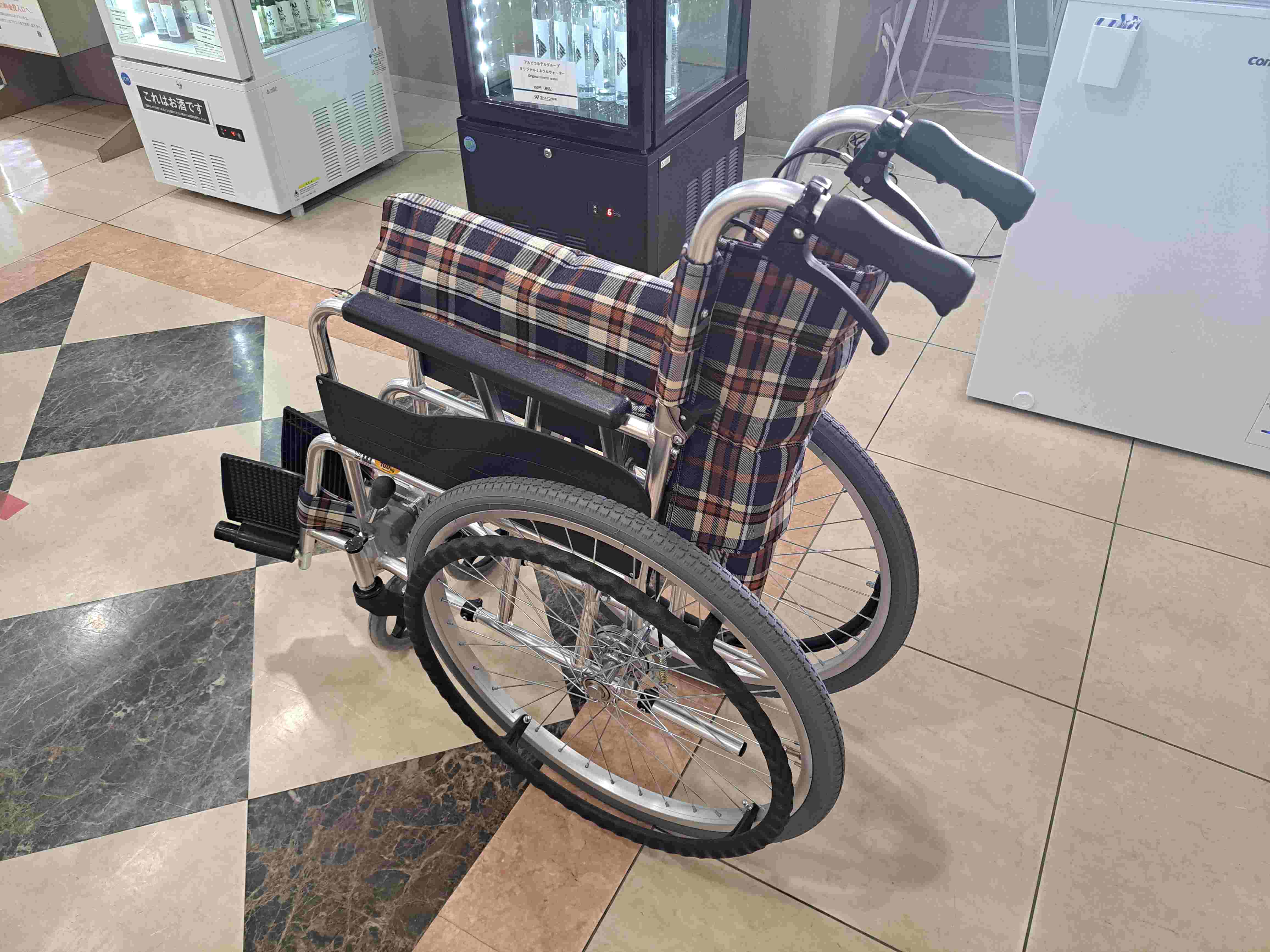 車いすの貸出がございます。※館内専用