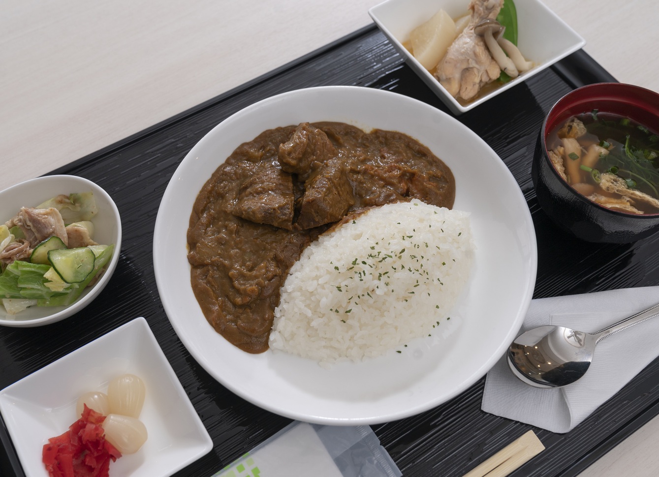 牛タンカレー定食