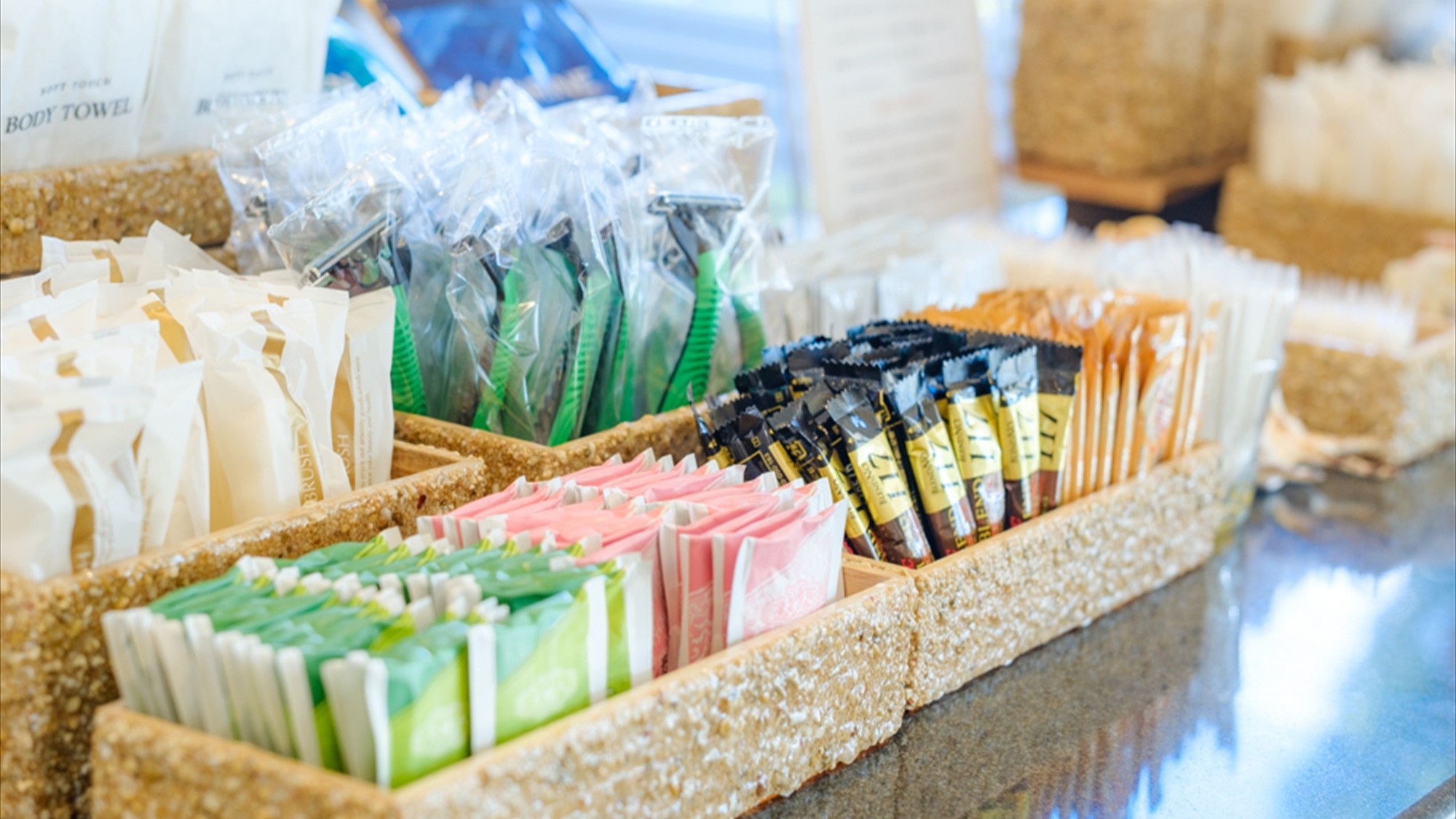 【ロビー】ボディタオルやカミソリなど、各種アメニティを豊富にご用意。