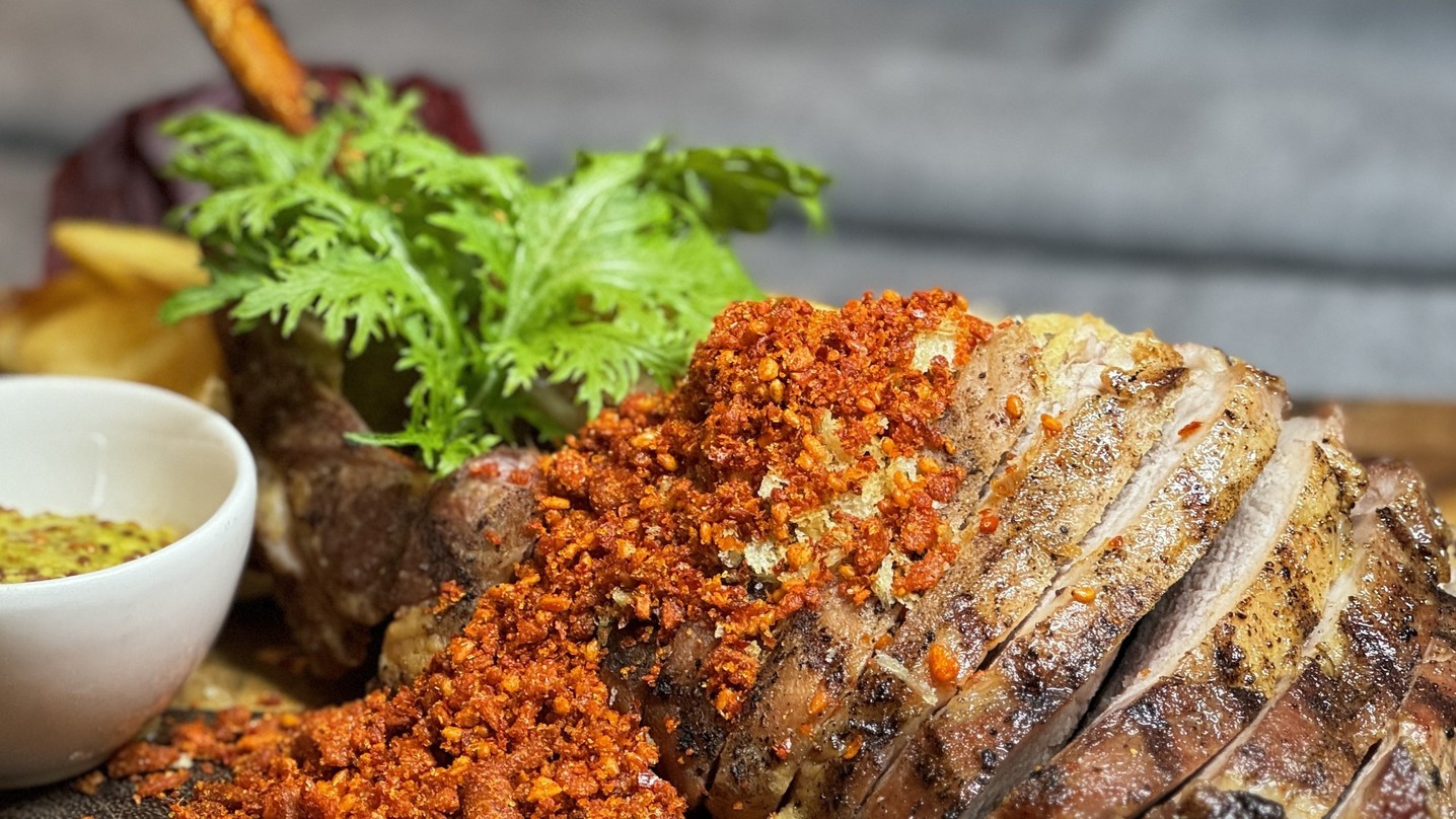 【夕食】黒豚トマホークザクザクスパイスがけ