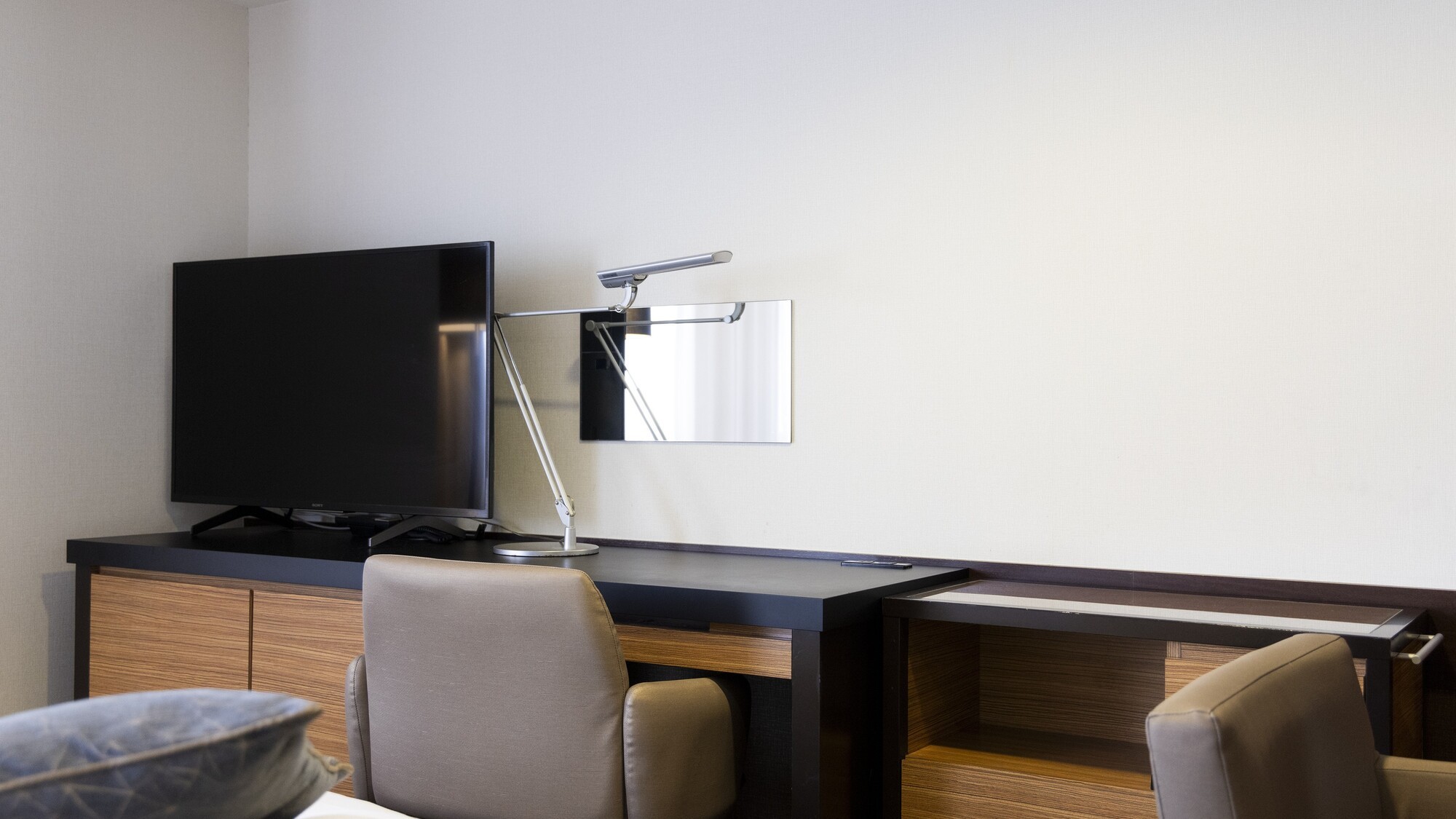 【客室】デスクイメージ