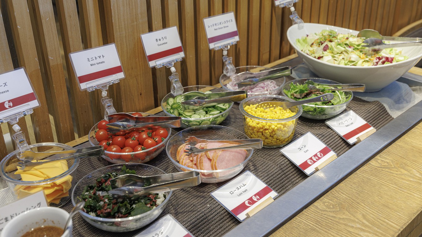 みずみずしい野菜と、種類豊富なトッピングで様々なサラダをお楽しみ下さい。