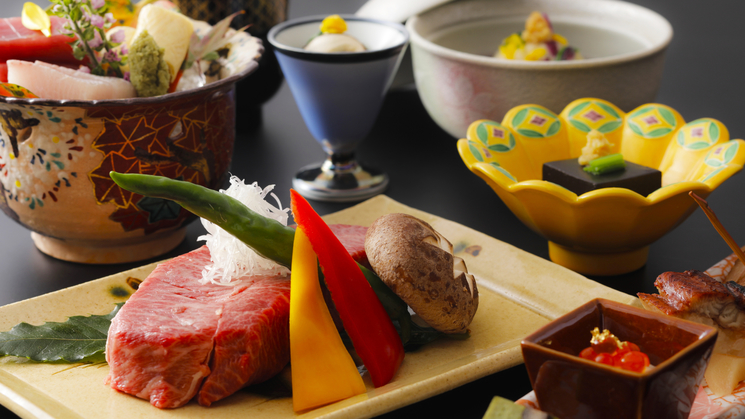 とろける脂身と柔らかな赤身が特徴の【京都牛】は、ぜひステーキで本来の旨みを味わって♪
