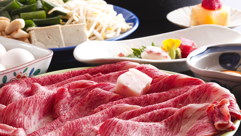 【京都牛すき焼き】お肉の味をダイレクトに感じる“;関西風の味”;で、とろける旨みを口いっぱいに！