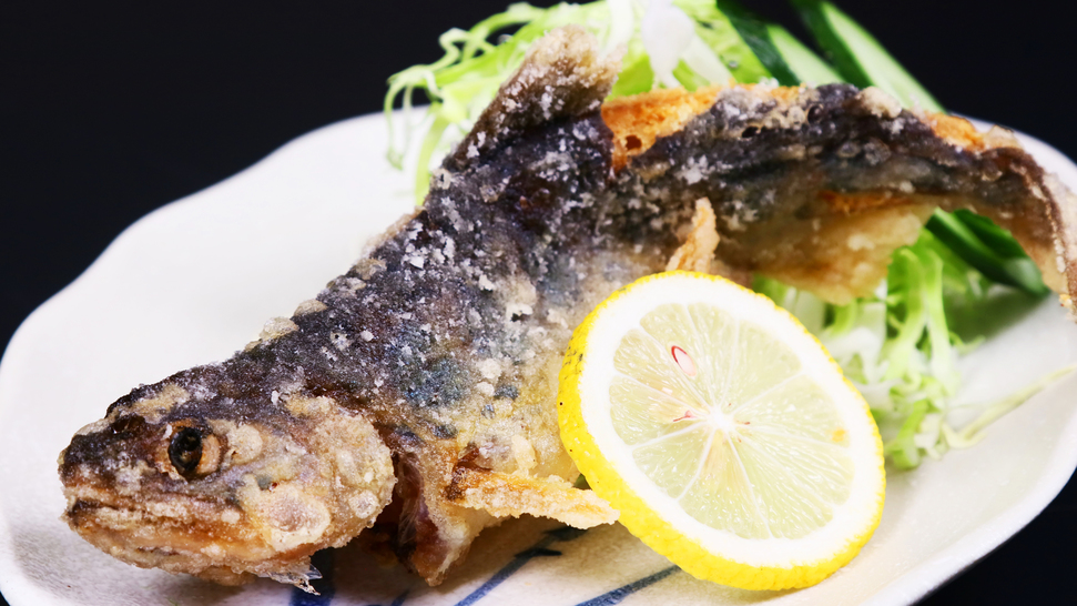 アマゴの唐揚げ美味しい魚を色々な調理方法で提供しております。