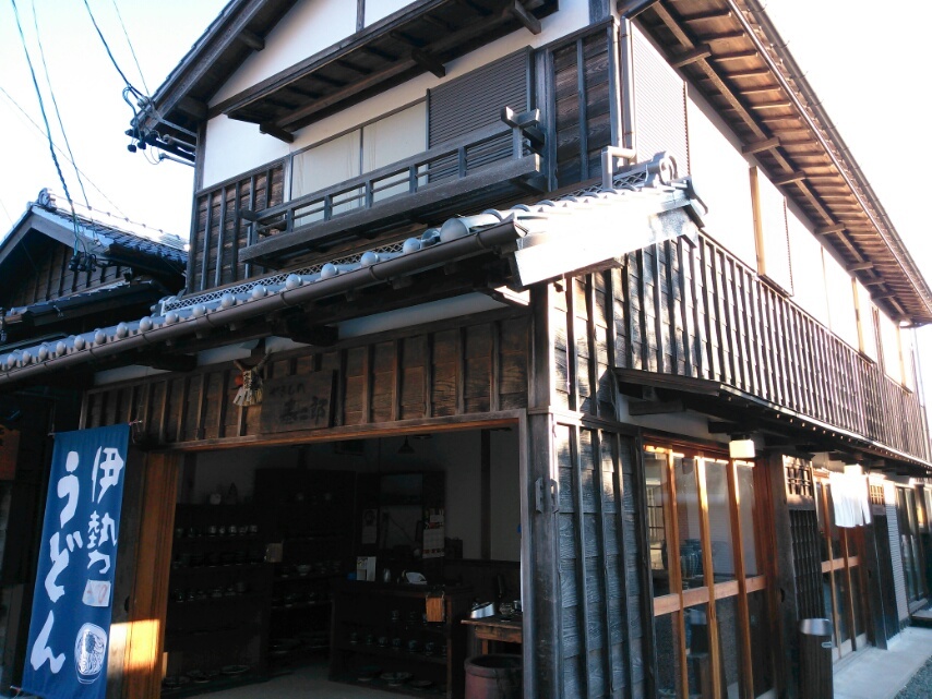 伊勢うどん週末は朝7時開店近所