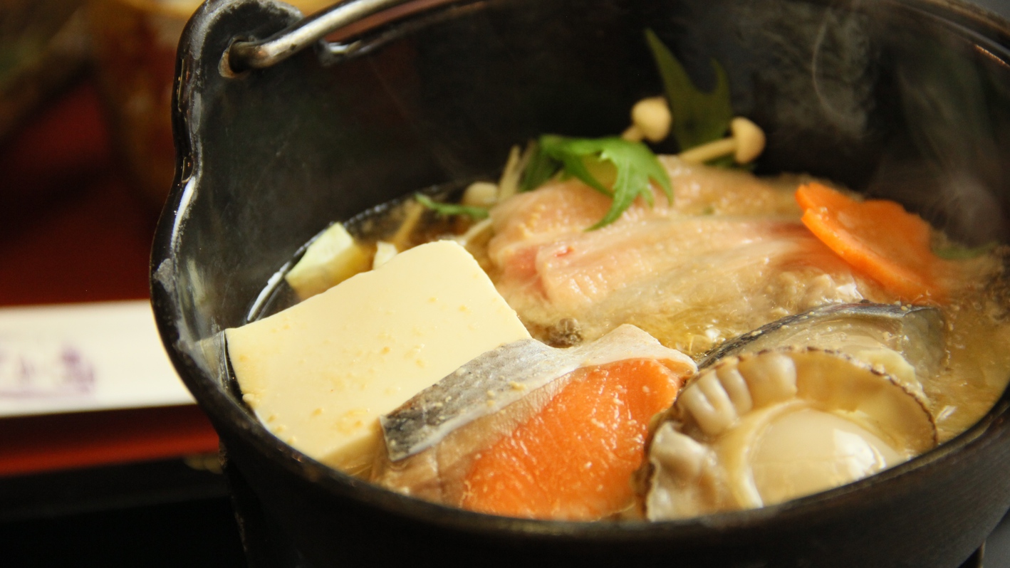 鍋物(きのこと海鮮の信州味噌仕立て)旬の味覚を一番美味しい食べ方で。