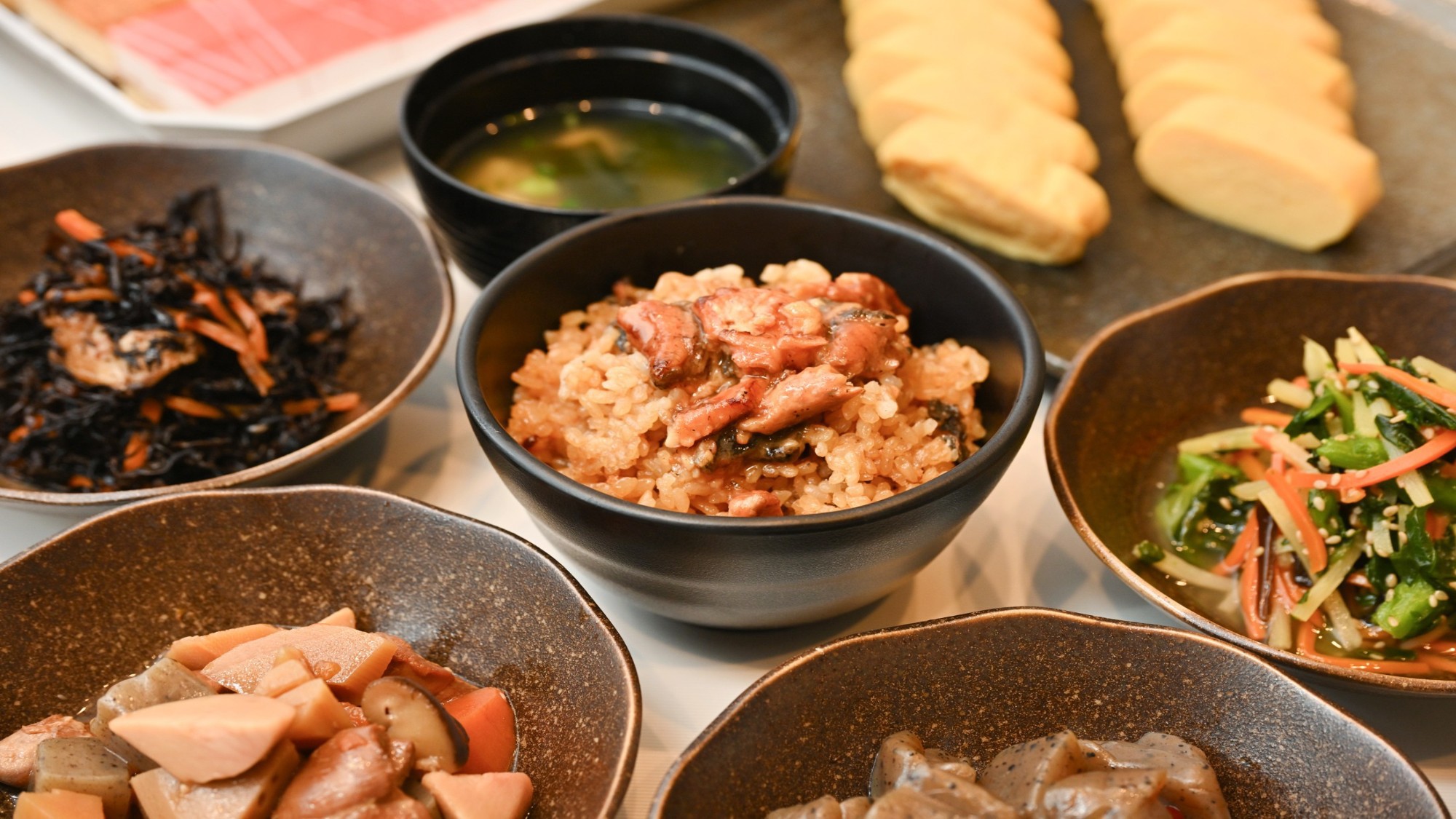 朝食「盛り付け例」