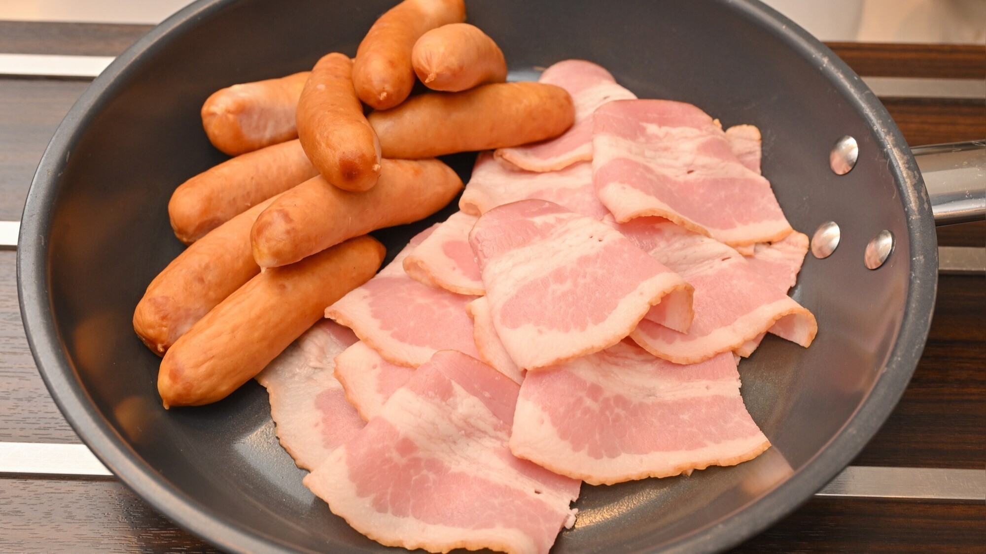 朝食「肉料理」