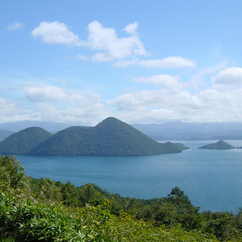 夏晴れの洞爺湖