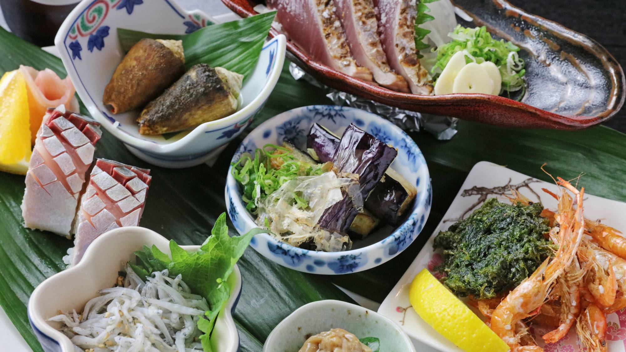 ・【土佐の晩酌セット一例】高知の夜はやはりお酒が似合う♪土佐の味覚とともにお楽しみください