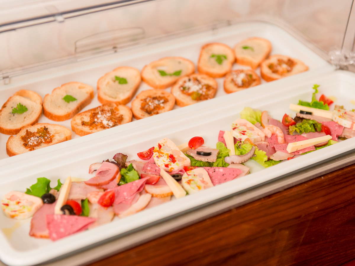 【ビュッフェメニュー 】（夕食）