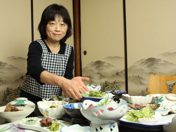 女将さん「皆様のお越しをお待ちしています」