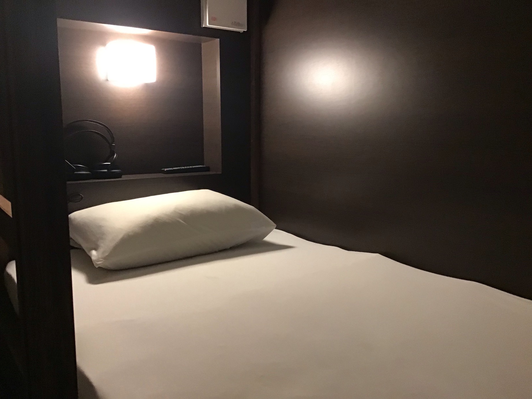 熊本で唯一の完全女性専用フロアプライベートカプセルAタイプ寝具