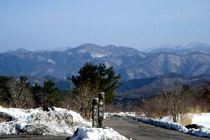 東の原から中国山地を見る