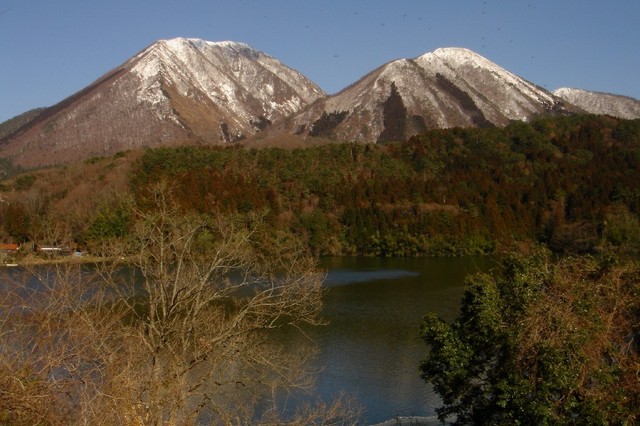 三瓶山