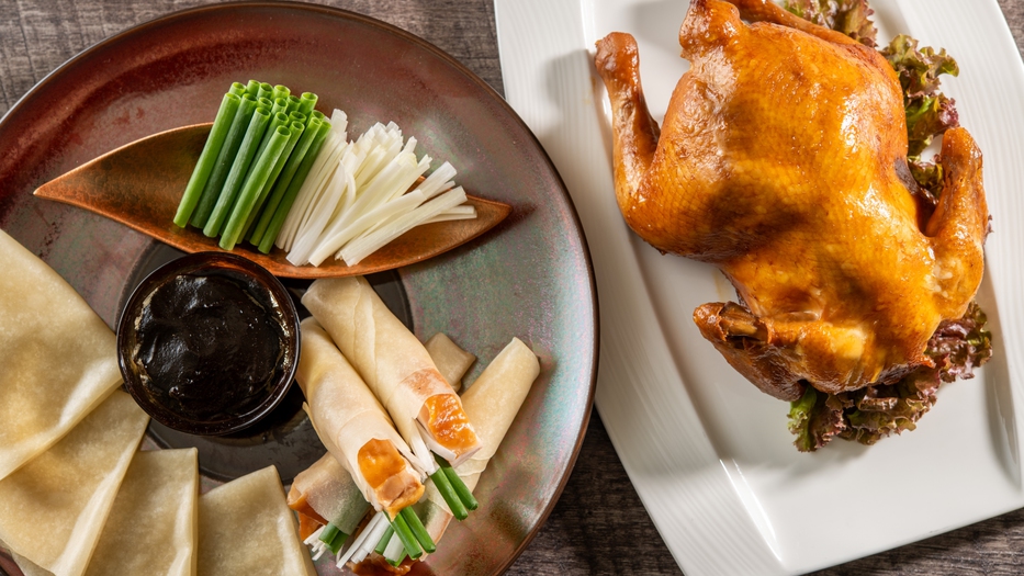 【青森の冬ビュッフェ】丸鶏の北京ダック風（12月〜3月）