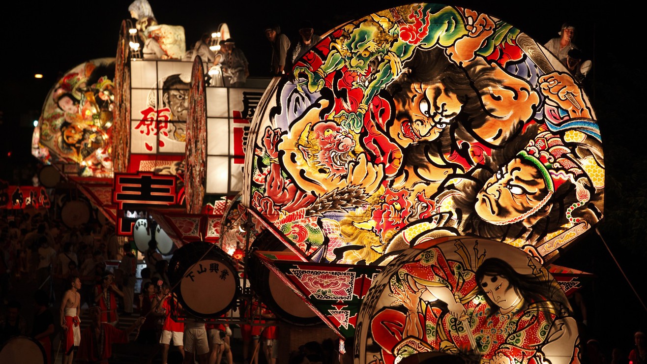 弘前ねぷたまつり／青森県弘前市で開催される弘前四大まつりのひとつである夏祭りです。