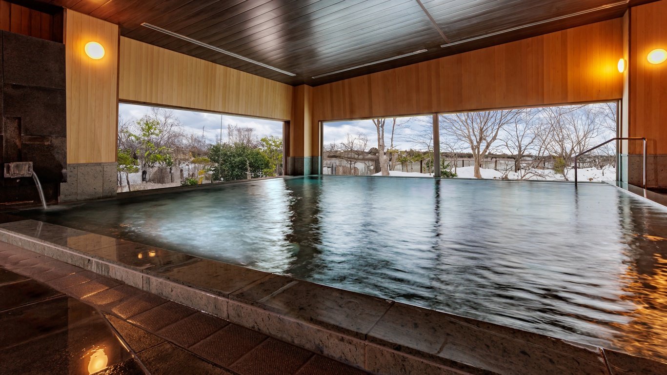 十和田石のグリーンブルーが美しいお風呂に生まれ変わりました！