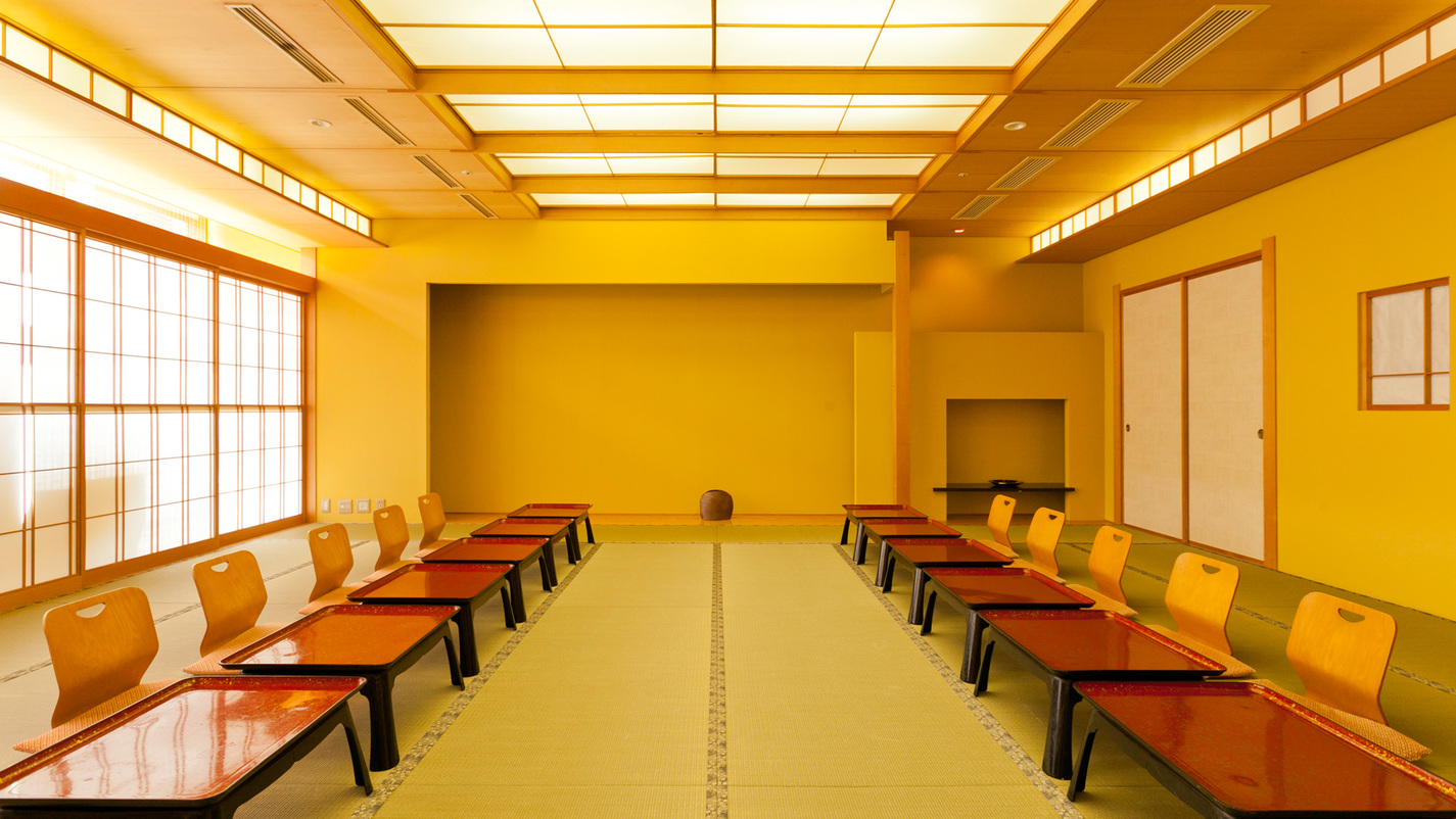 中宴会場「花鳥の間」