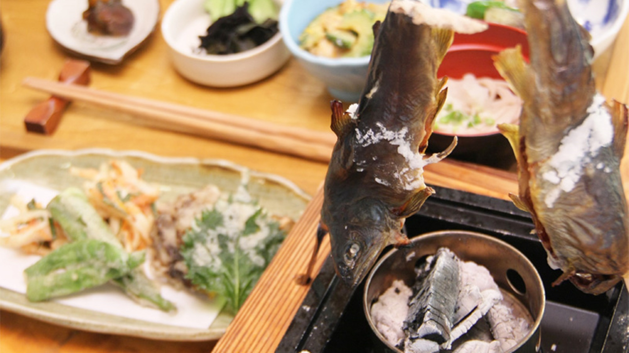 *夕食一例/川魚や季節の野菜に山菜など、山里ならではの素朴なお料理をご用意致します！