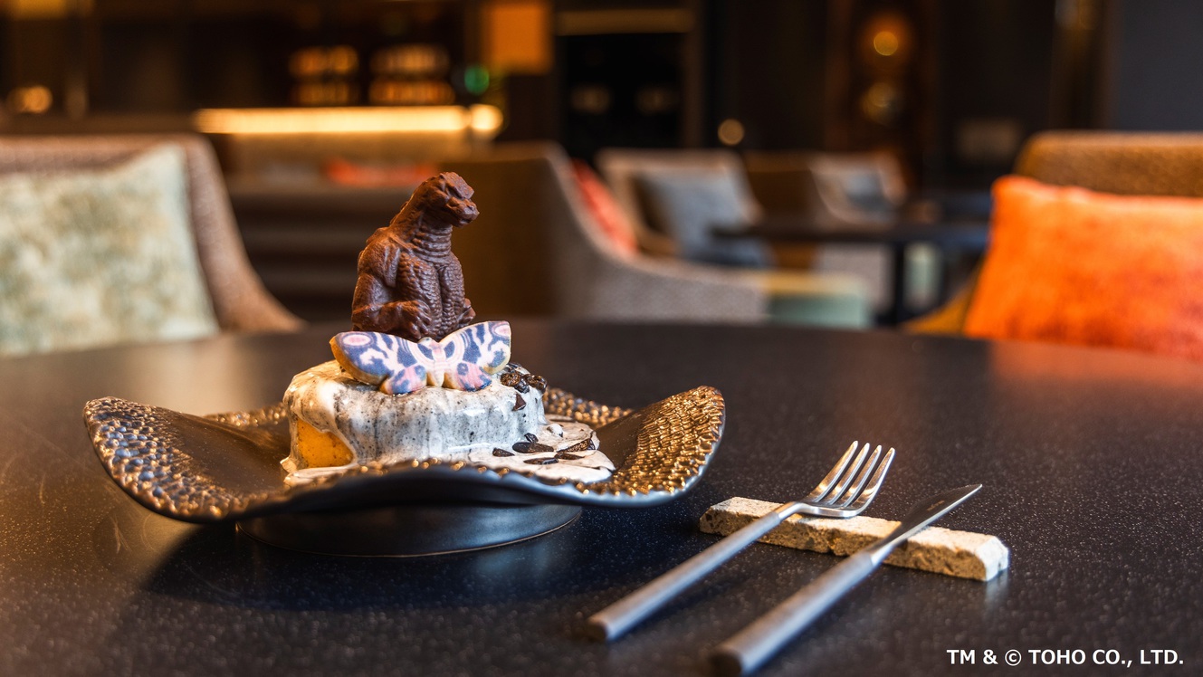 【8階ラウンジ】当店限定！オリジナルゴジラケーキ