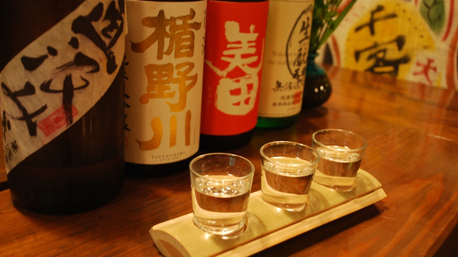 *【館主厳選！日本酒飲み比べセット】選りすぐりの日本酒をご用意しました。