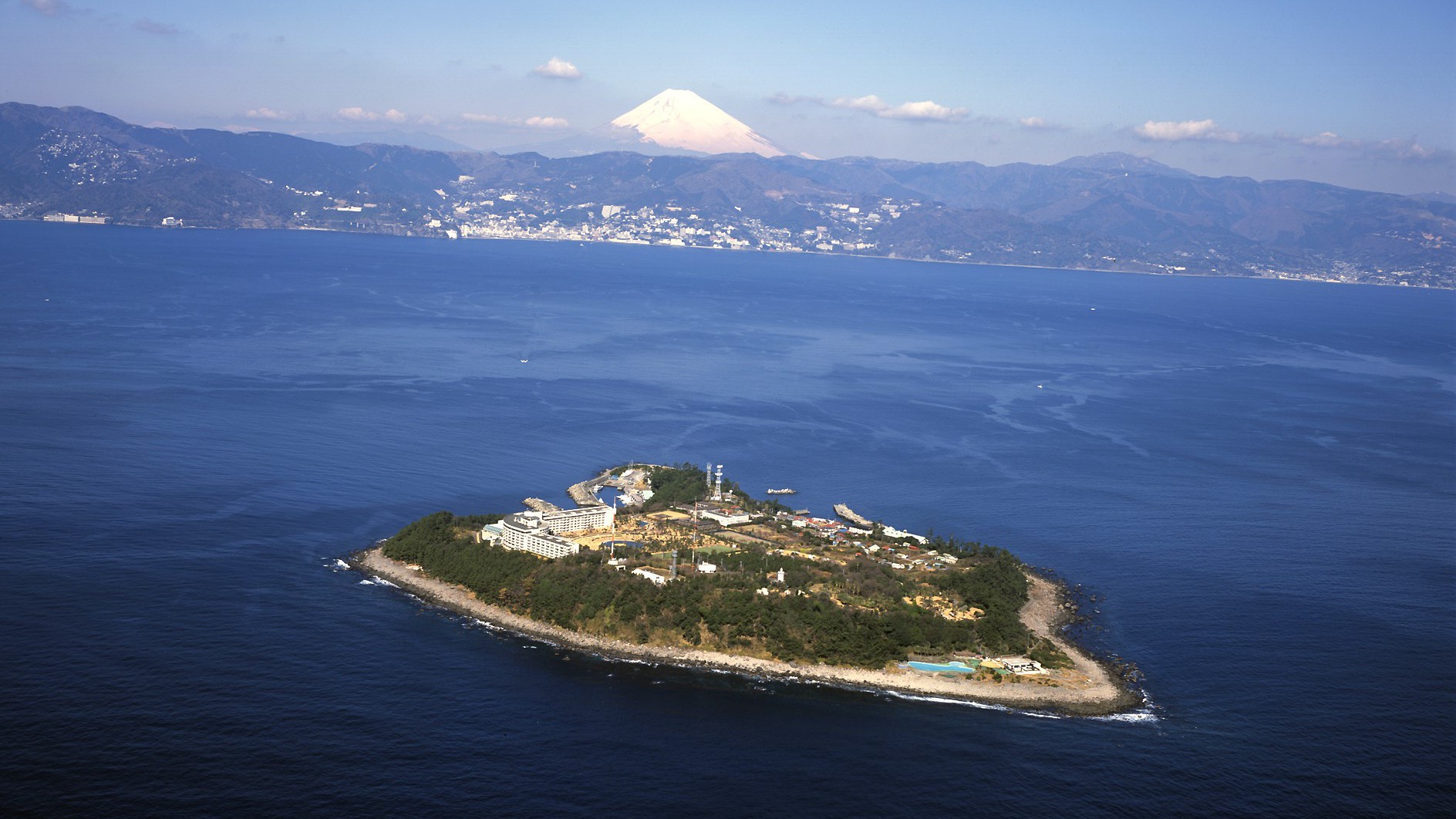 初島