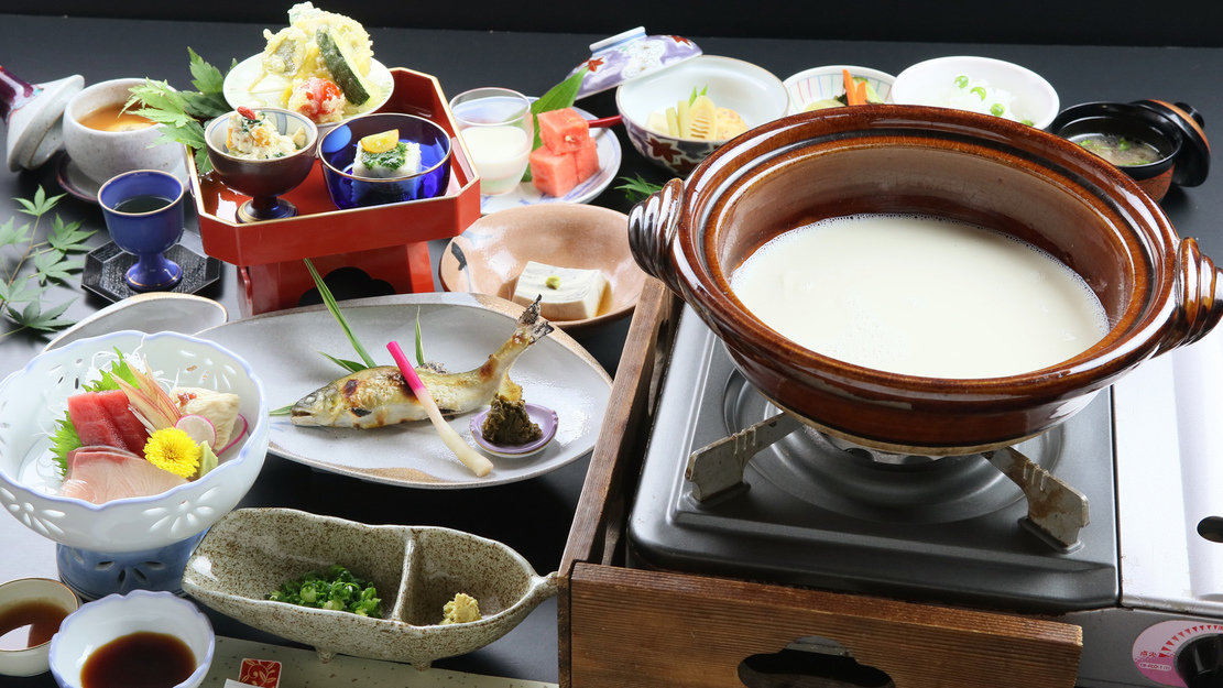 【リーズナブルプラン】お手軽に名物豆腐料理を味わいたいあなたに。豆乳鍋から自然に出来る湯葉をゆっくり