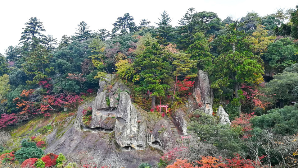 ラグジュアリーバスで巡る「五感で楽しむ加賀の旅」那谷寺。