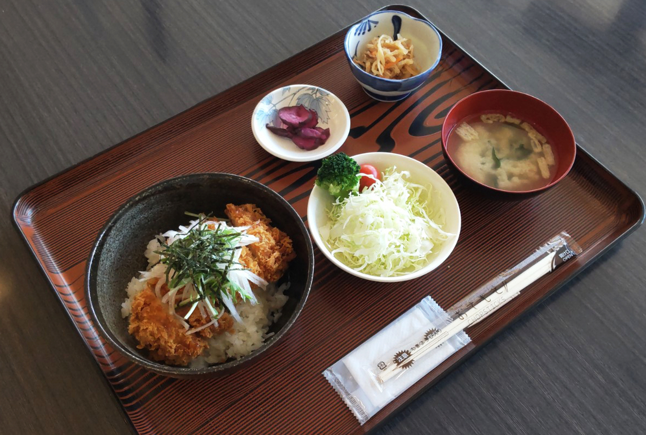 塩カツ丼&サラダ