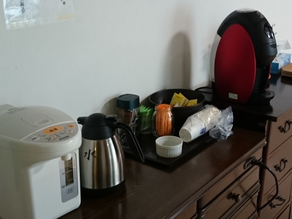 ロビーにフリードリンクコーナー