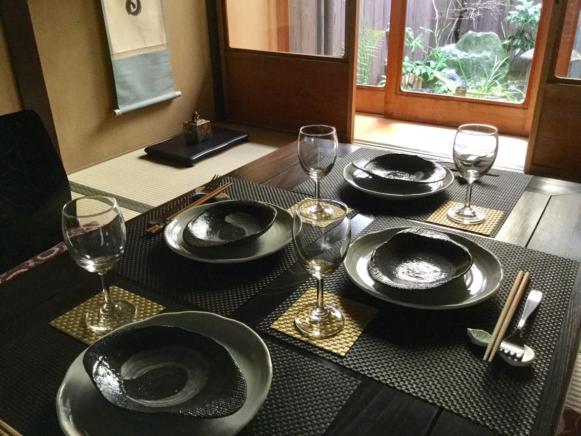 Guest House Machiya Tsubara Gojozaka Located in Higashiyama, Machiya Tsubara Gojozaka is a perfect starting point from which to explore Kyoto. The property features a wide range of facilities to make your stay a pleasant experience. Serv
