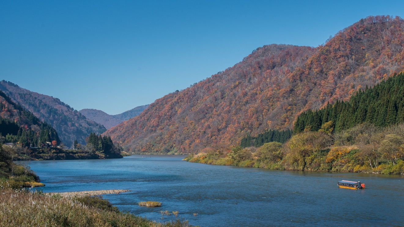日本三大急流最上川／紅葉の最上川