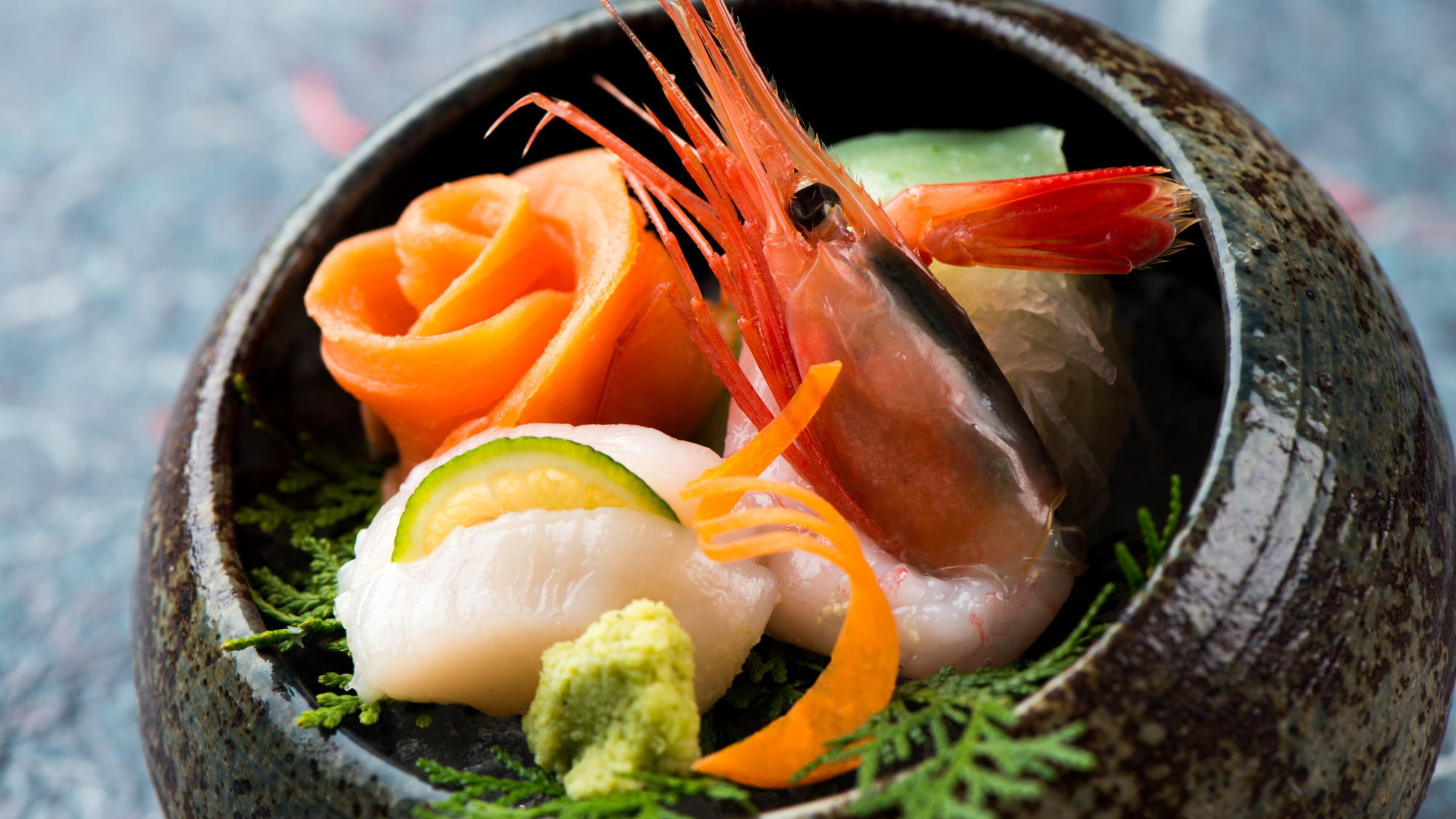 【和食膳・お造り例】紅トロや庄内港で取れたお刺身を中心に新鮮な味わいをご提供致します