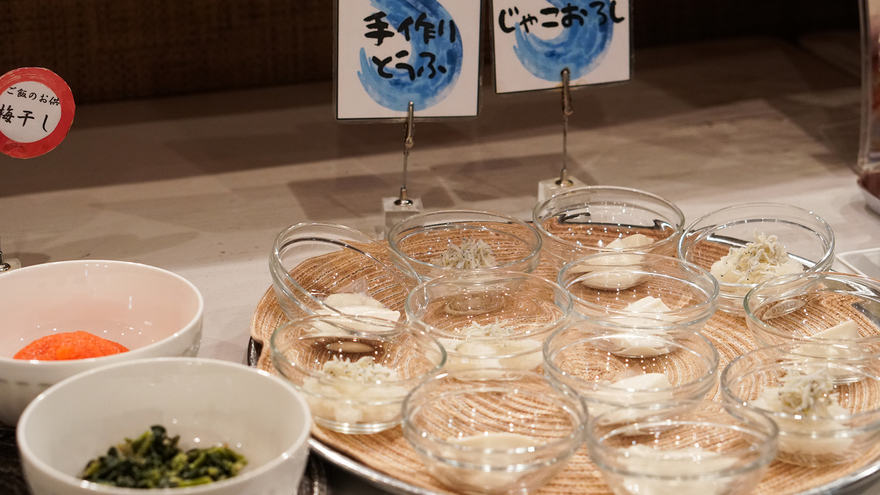 朝食イメージ【手作り豆腐とじゃこおろし】