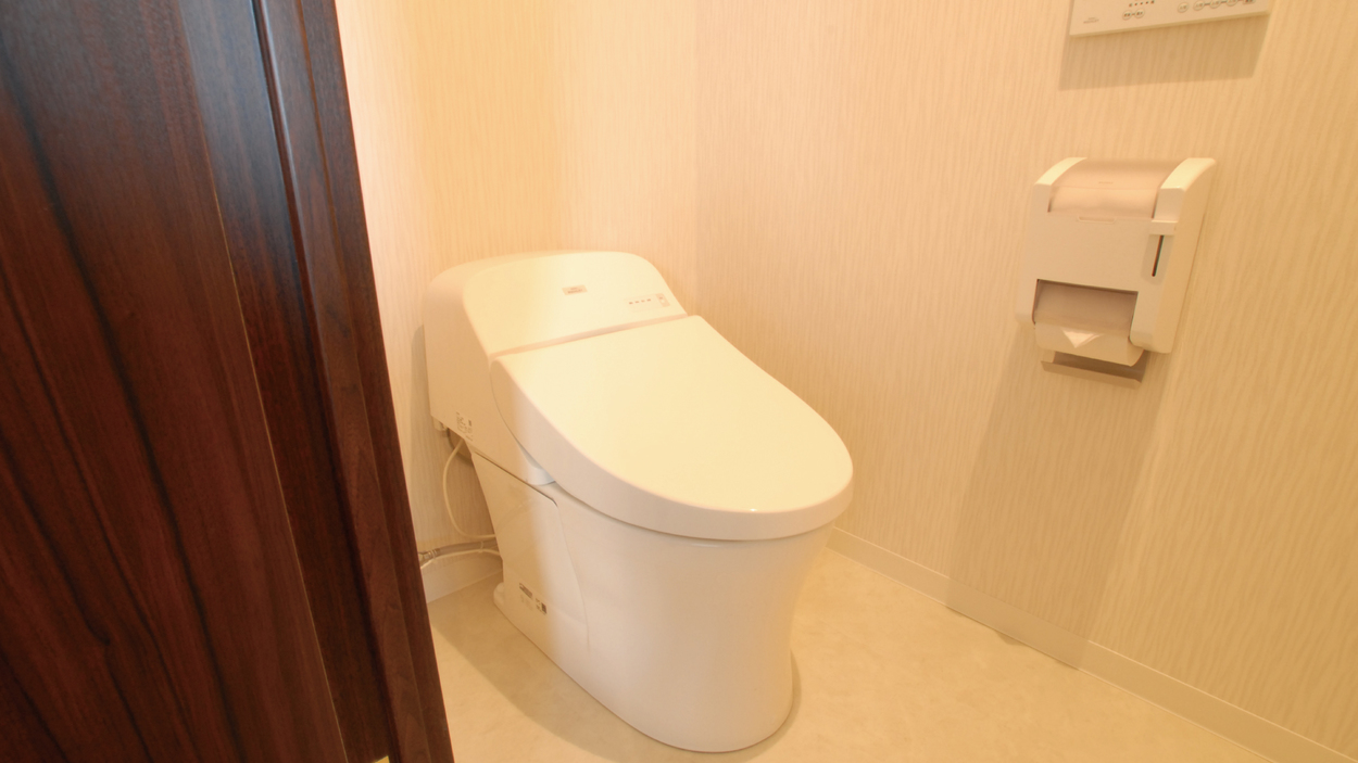 [デラックスツインルーム、トリプルルーム]洗面、お風呂、トイレのお部屋が別々になっております。