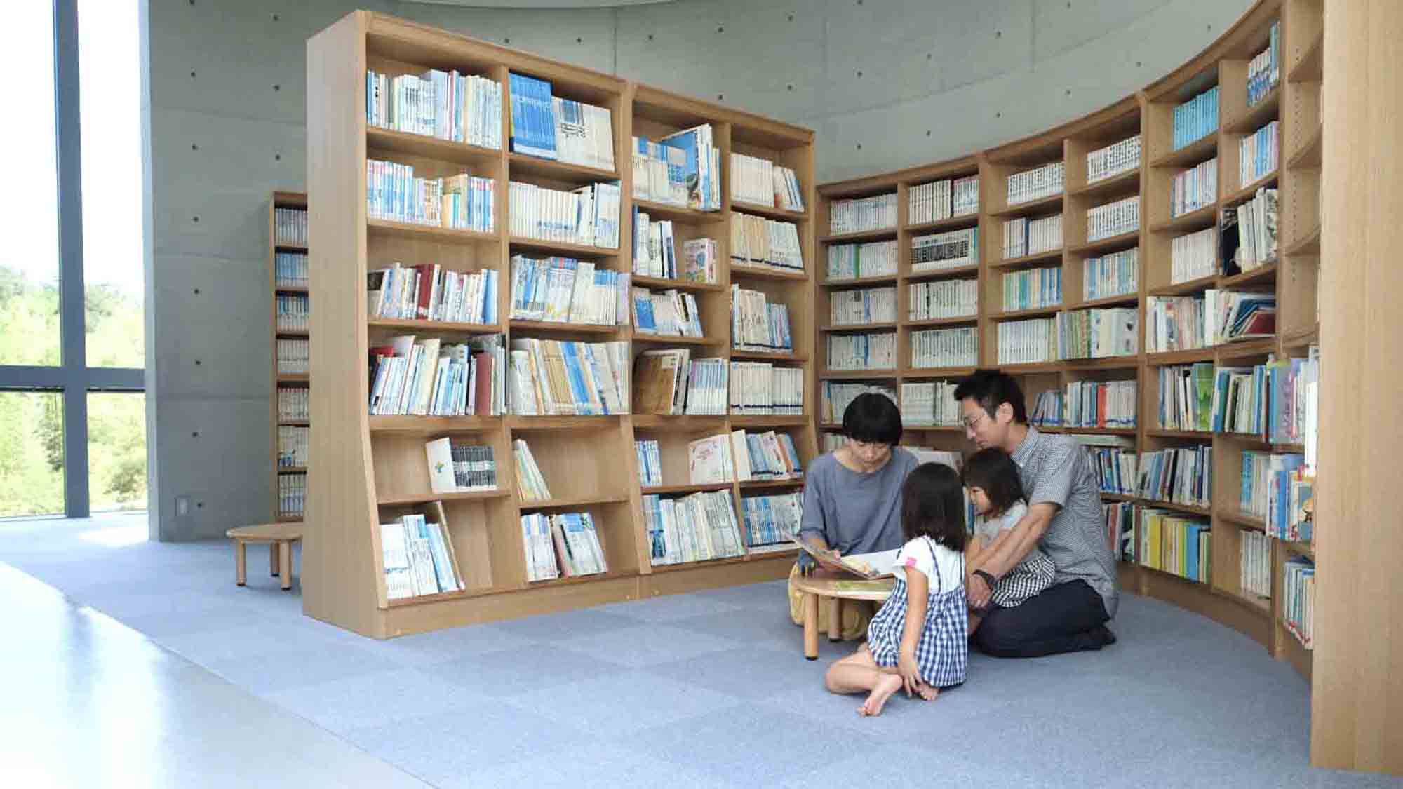 ・読書ルーム 児童書や星の専門書が充実しています