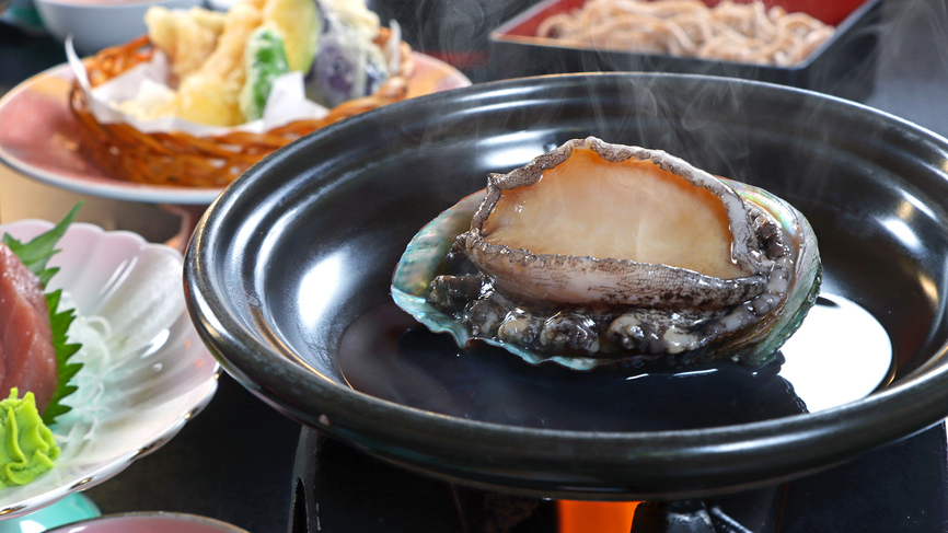 ＃錦膳+あわび海のステーキあわびの陶板焼きをお楽しみいただけます。