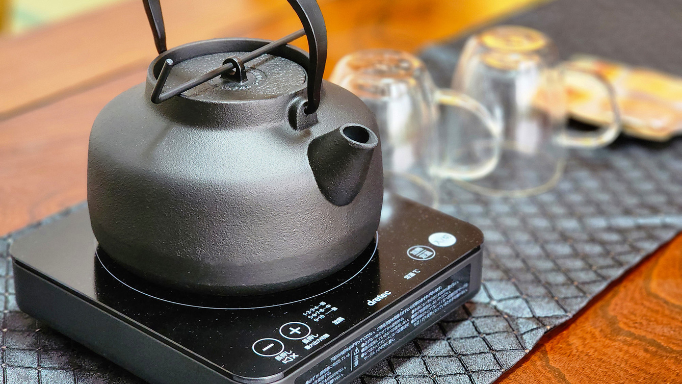 #和洋室奥州市の伝統工芸品、『南部鉄器』の鉄瓶でお湯を沸かしていただけます