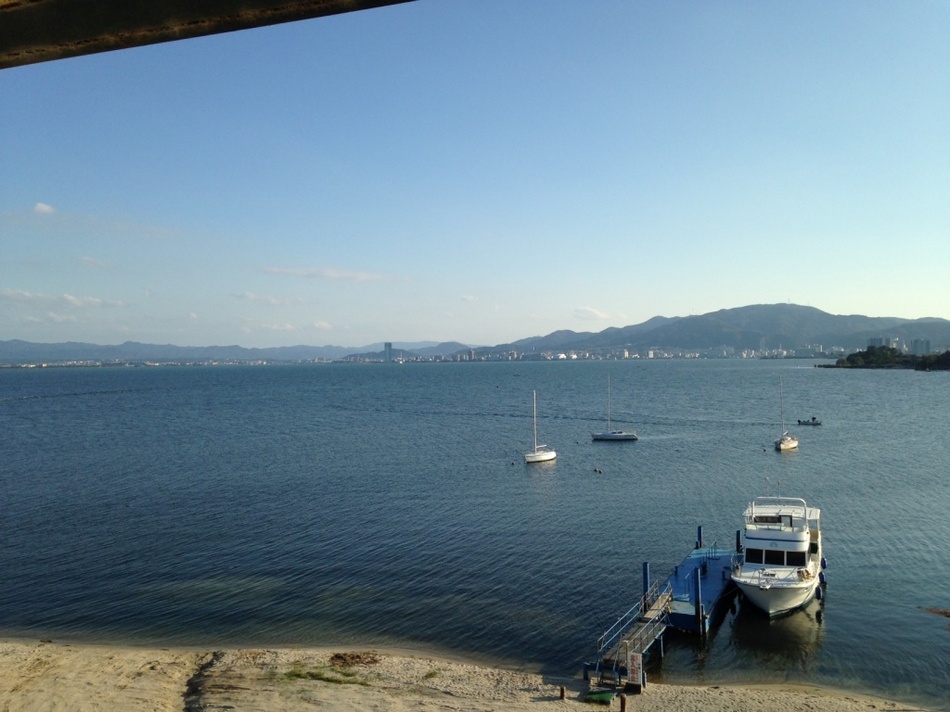 お部屋の窓からのびわ湖ビュー