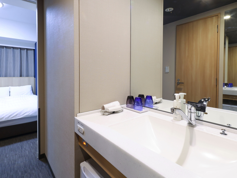 セミダブルルーム(洗面所)