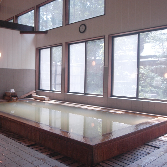 塩分濃度が高めな岩岳の湯