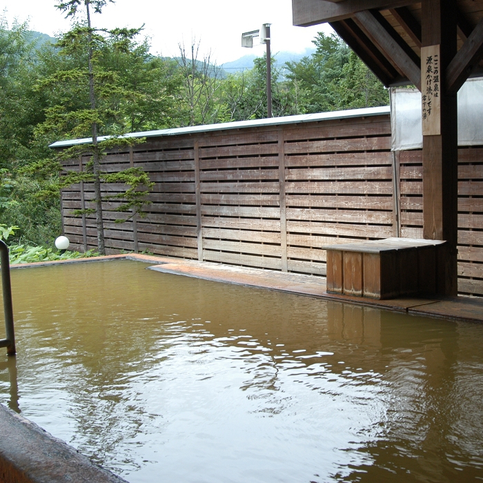 北アルプスを眺めながら入る「塩」の温泉（倉下の湯）