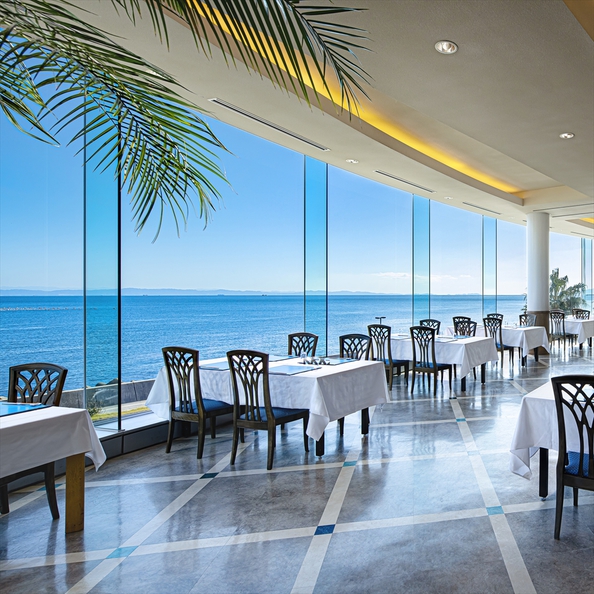 海の見えるレストラン