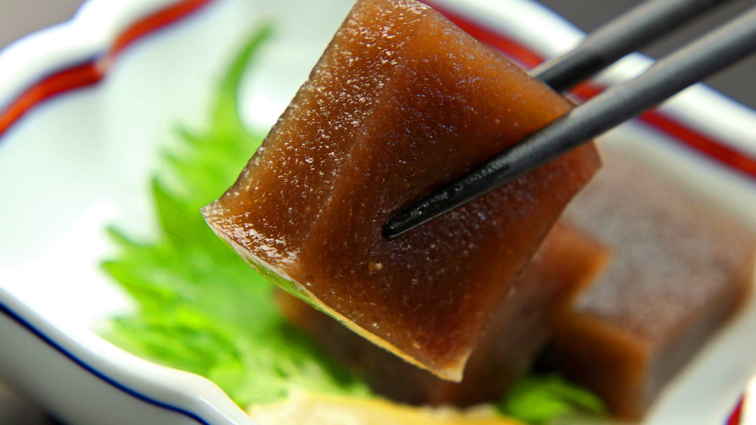 海藻のエゴ草をよく練り冷やし固めたエゴネリを酢味噌で！