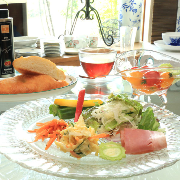 【朝食】別注の《野菜たっぷり朝食》一例