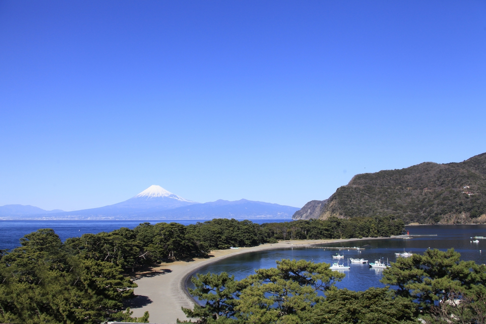 当館すぐの景色♪〜富士山が見えます〜