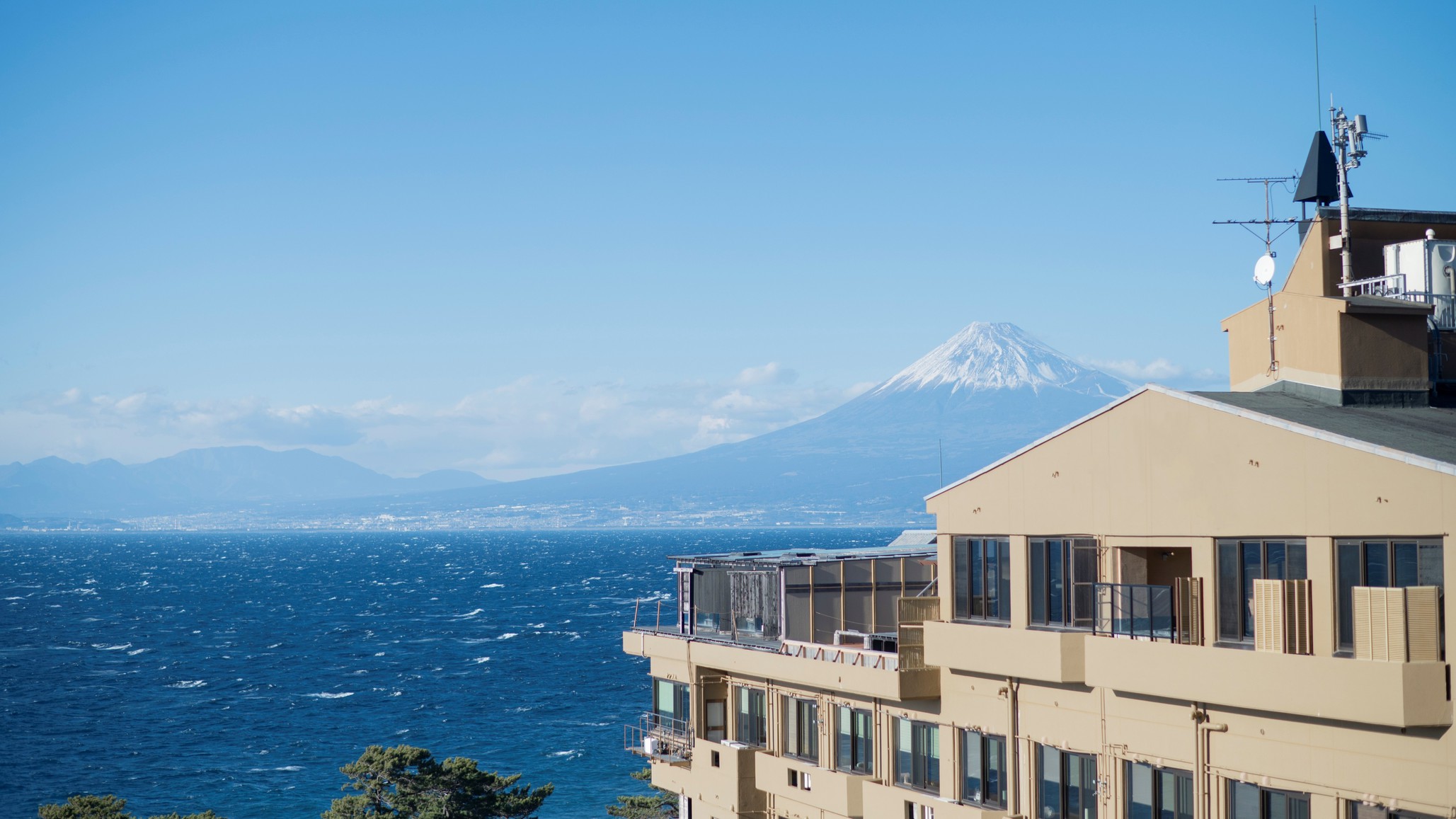 最上階のお部屋からの富士山の絶景(次の間付き和室)