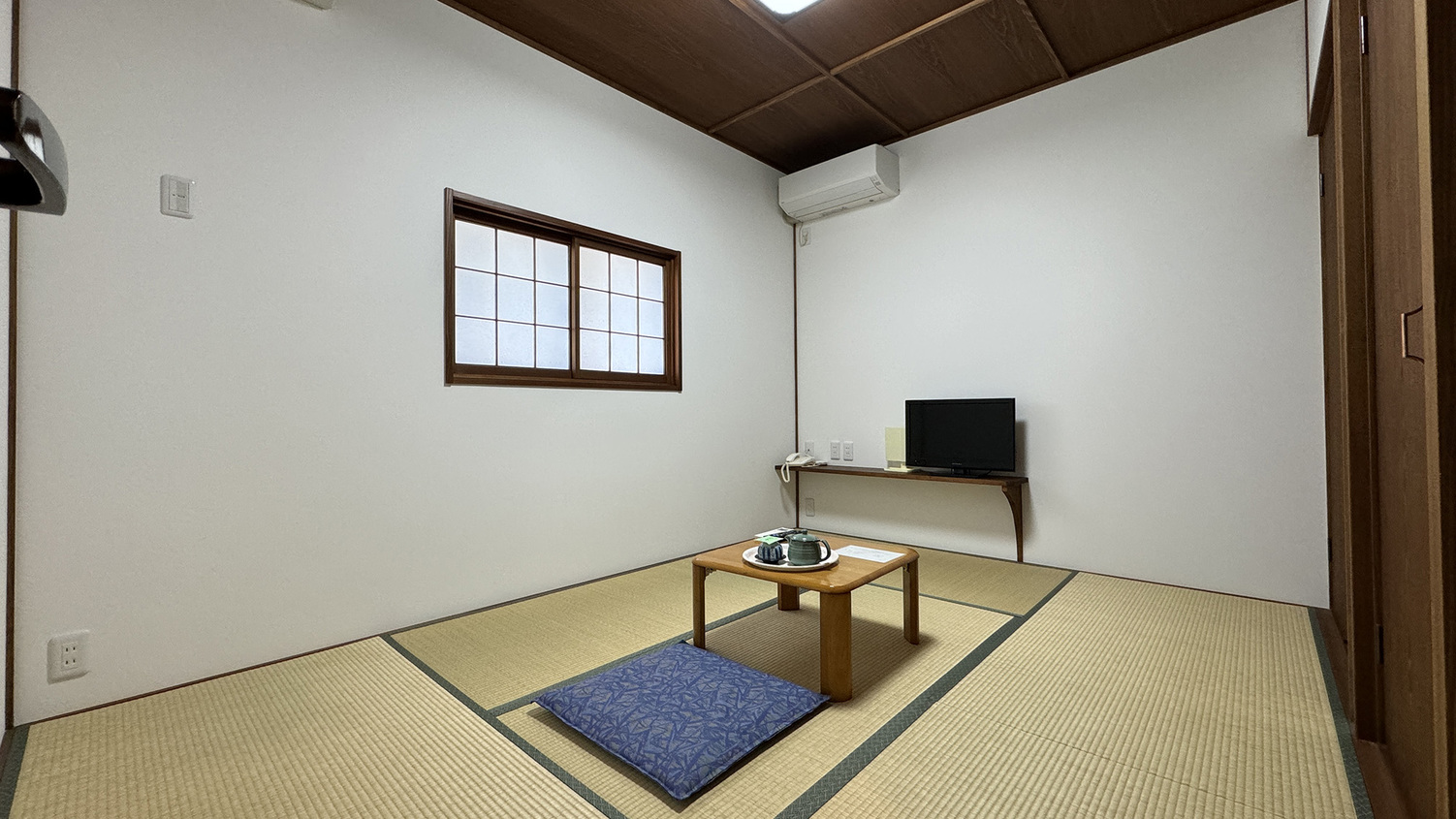 【客室】リニューアル和室６畳。防音性の高さが好評です。